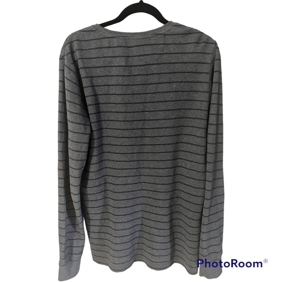 A Men’s waffle design top in size Medium Tall by Denver Hayes - Picture 5 of 5